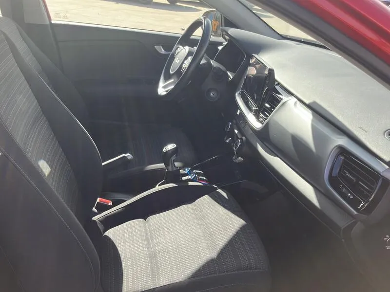 Kia Stonic 1.0 T-GDi MHEV iMT Drive Plus(SP)(SL) - foto 28