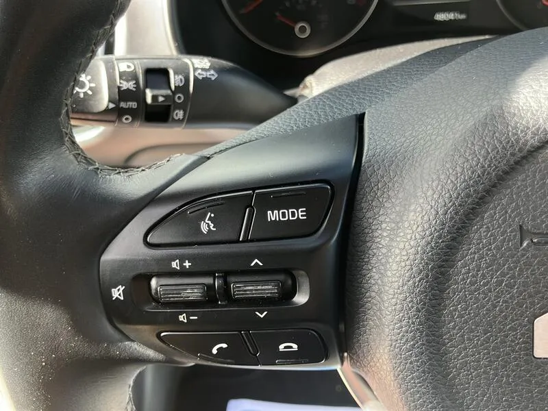 Kia Stonic 1.0 T-GDi MHEV iMT Drive Plus(SP)(SL) - foto 39