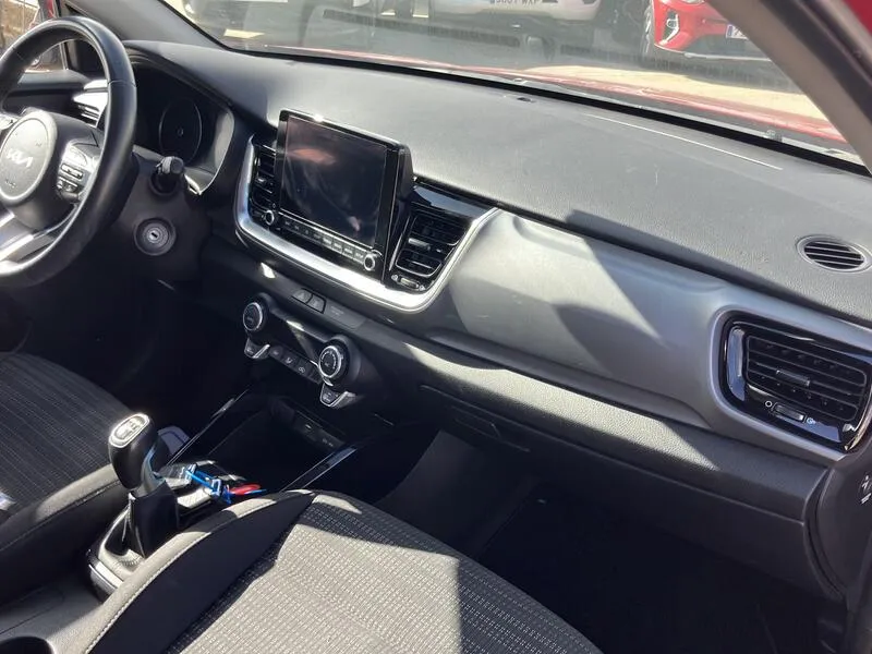 Kia Stonic 1.0 T-GDi MHEV iMT Drive Plus(SP)(SL) - foto 29