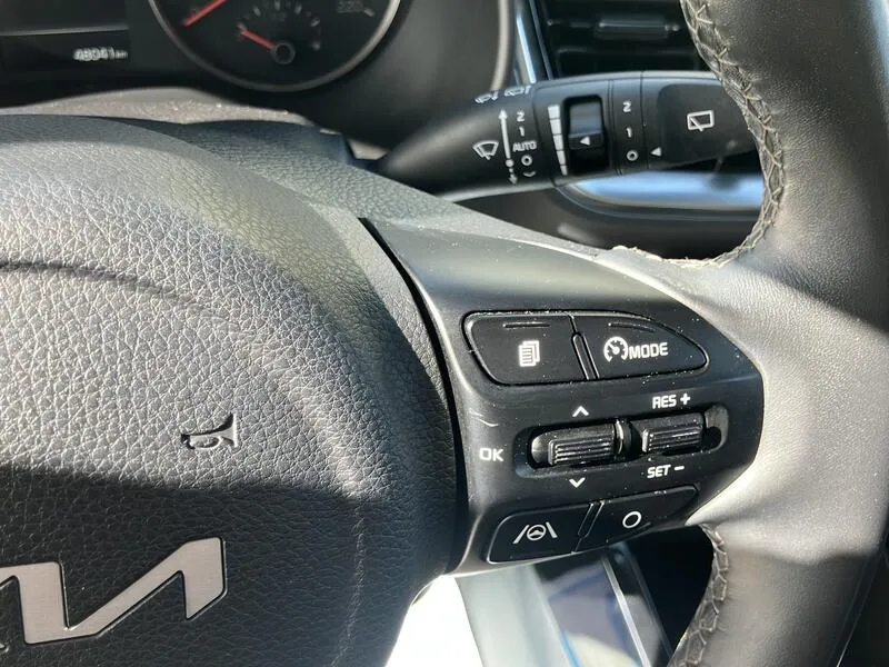 Kia Stonic 1.0 T-GDi MHEV iMT Drive Plus(SP)(SL) - foto 38