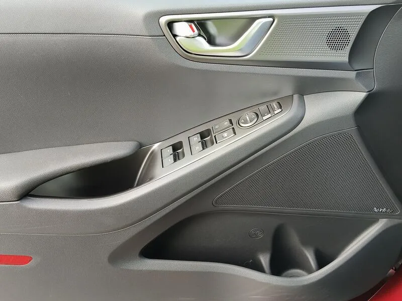 Hyundai Ioniq 2019 berlina con porton 1.6 GDI PHEV Tecno DCT - foto 30