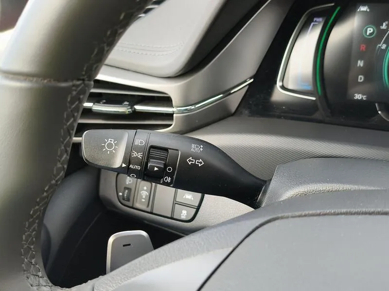 Hyundai Ioniq 2019 berlina con porton 1.6 GDI PHEV Tecno DCT - foto 27