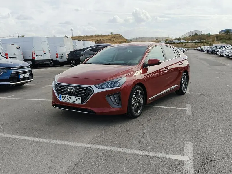 Hyundai Ioniq 2019 berlina con porton 1.6 GDI PHEV Tecno DCT