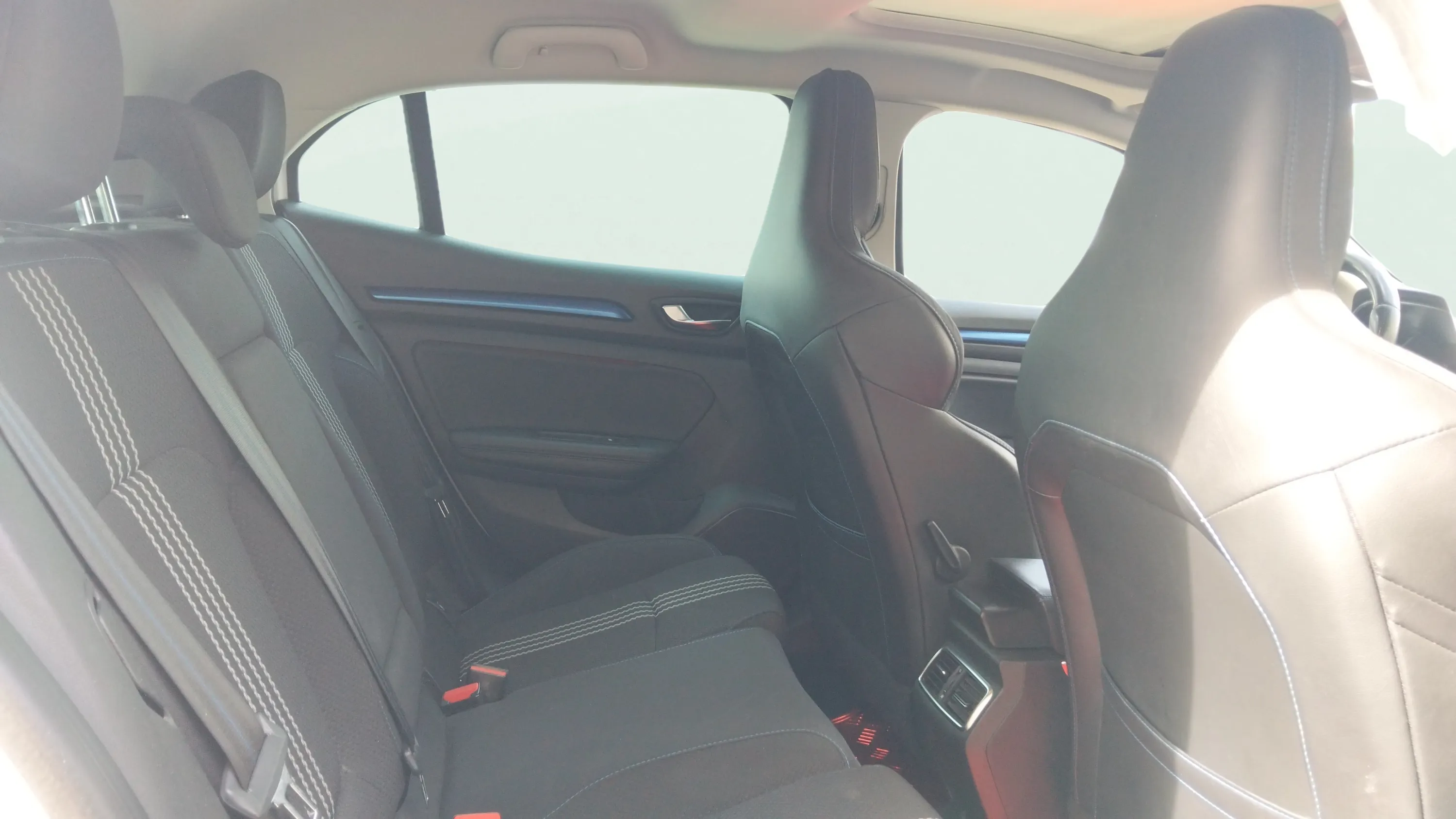 Renault Mégane GT Line TCe GPF 18 - foto 13