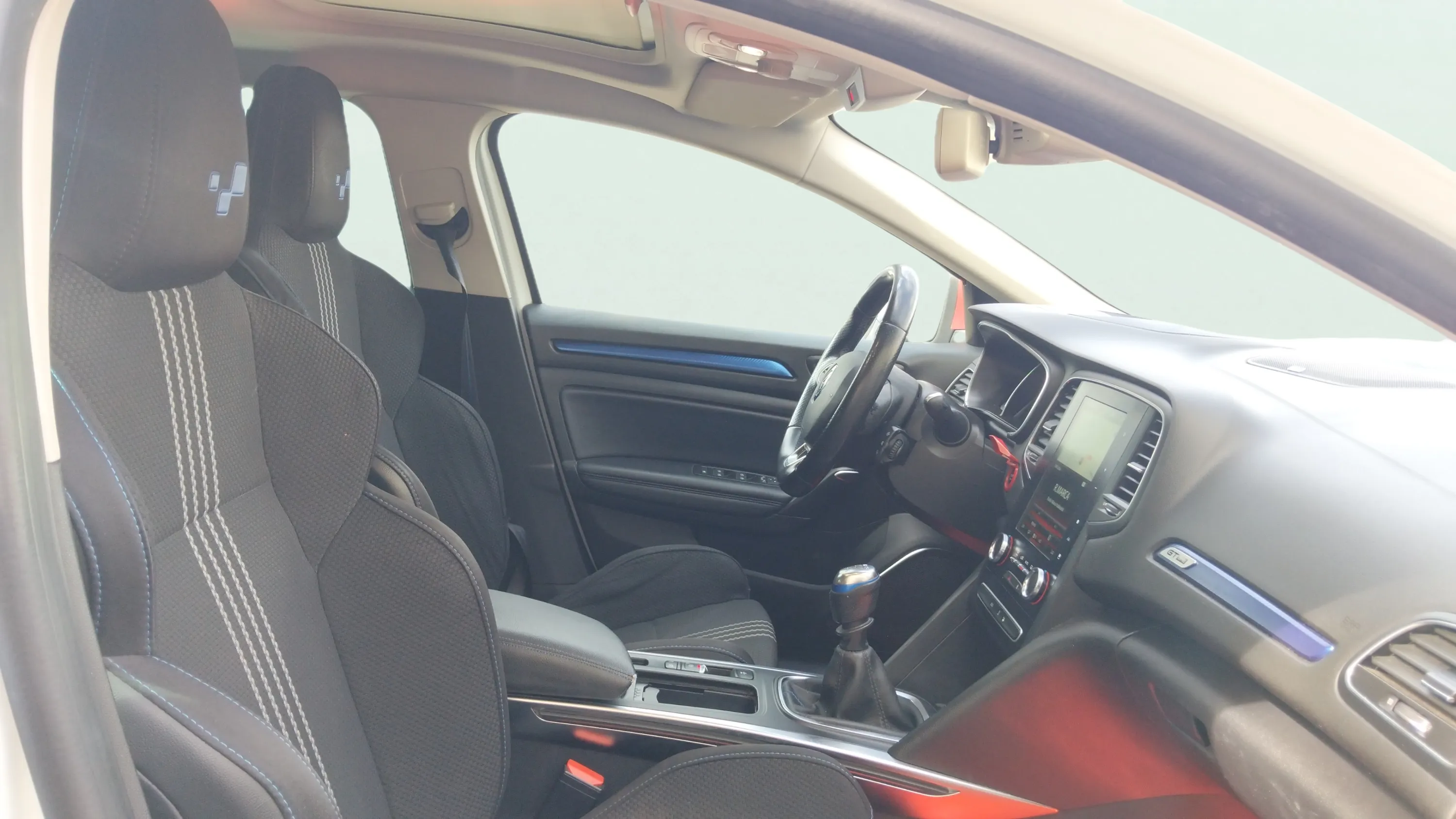 Renault Mégane GT Line TCe GPF 18 - foto 11