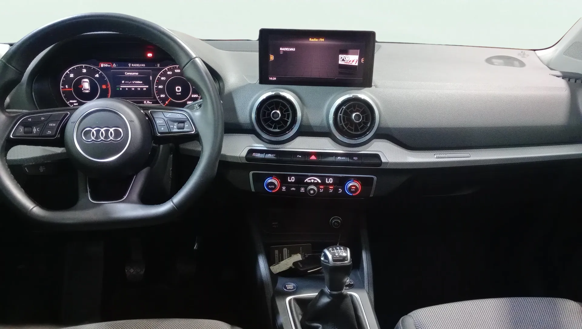 Audi Q2 S line 30 TDI - foto 8