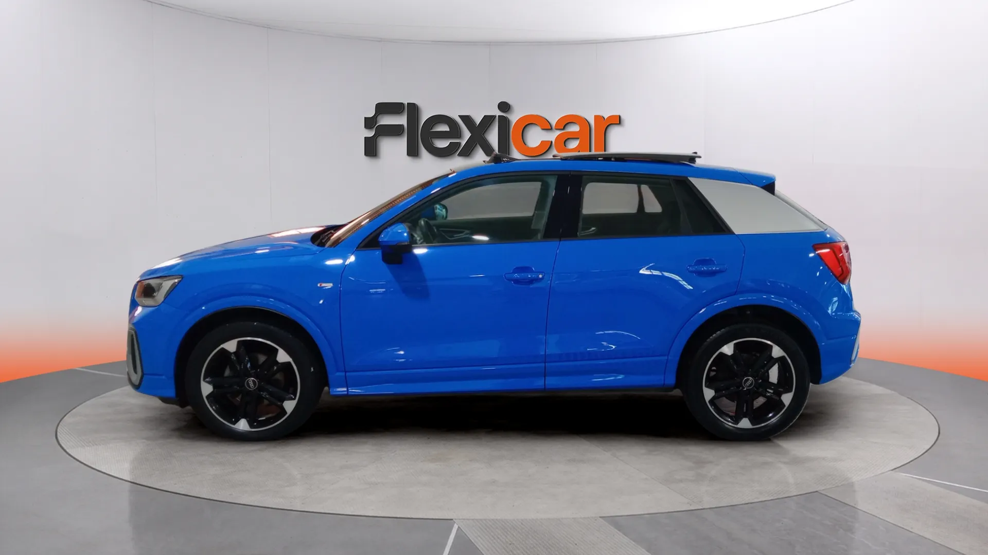 Audi Q2 S line 30 TDI - foto 4