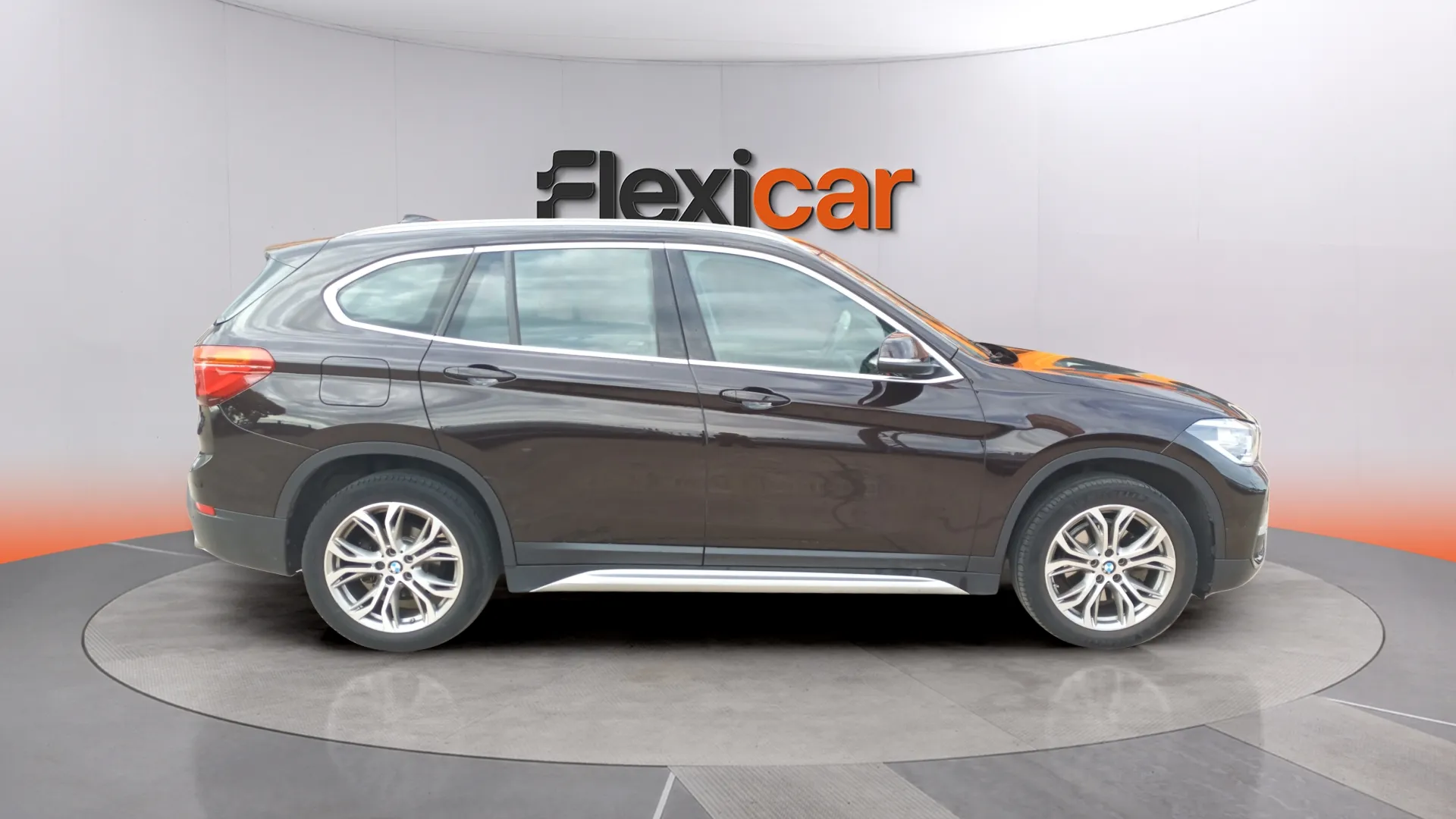 BMW X1 sDrive18d - foto 7