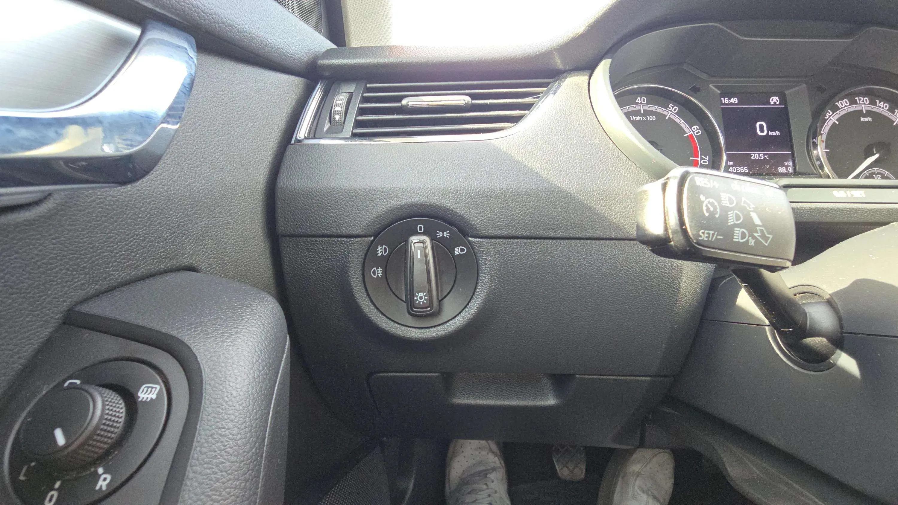 Škoda Octavia 1.5 TSI Style - foto 29