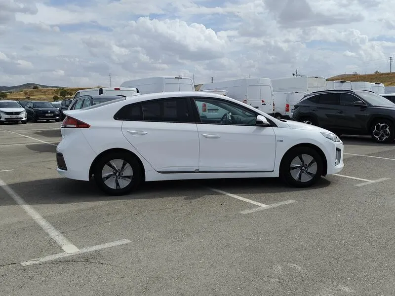Hyundai Ioniq 1.6 GDI HEV Klass DCT - foto 7