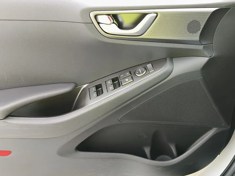 Hyundai Ioniq 1.6 GDI HEV Klass DCT - foto 30