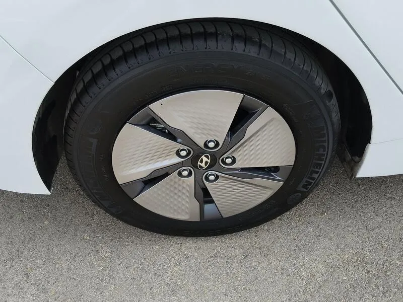 Hyundai Ioniq 1.6 GDI HEV Klass DCT - foto 40