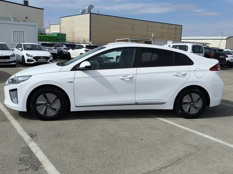 Hyundai Ioniq 1.6 GDI HEV Klass DCT - foto 3