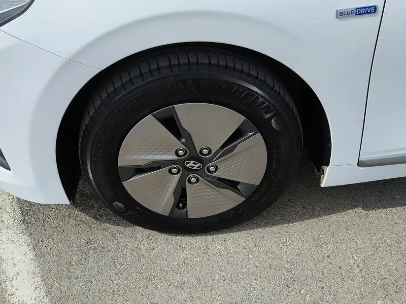 Hyundai Ioniq 1.6 GDI HEV Klass DCT - foto 45