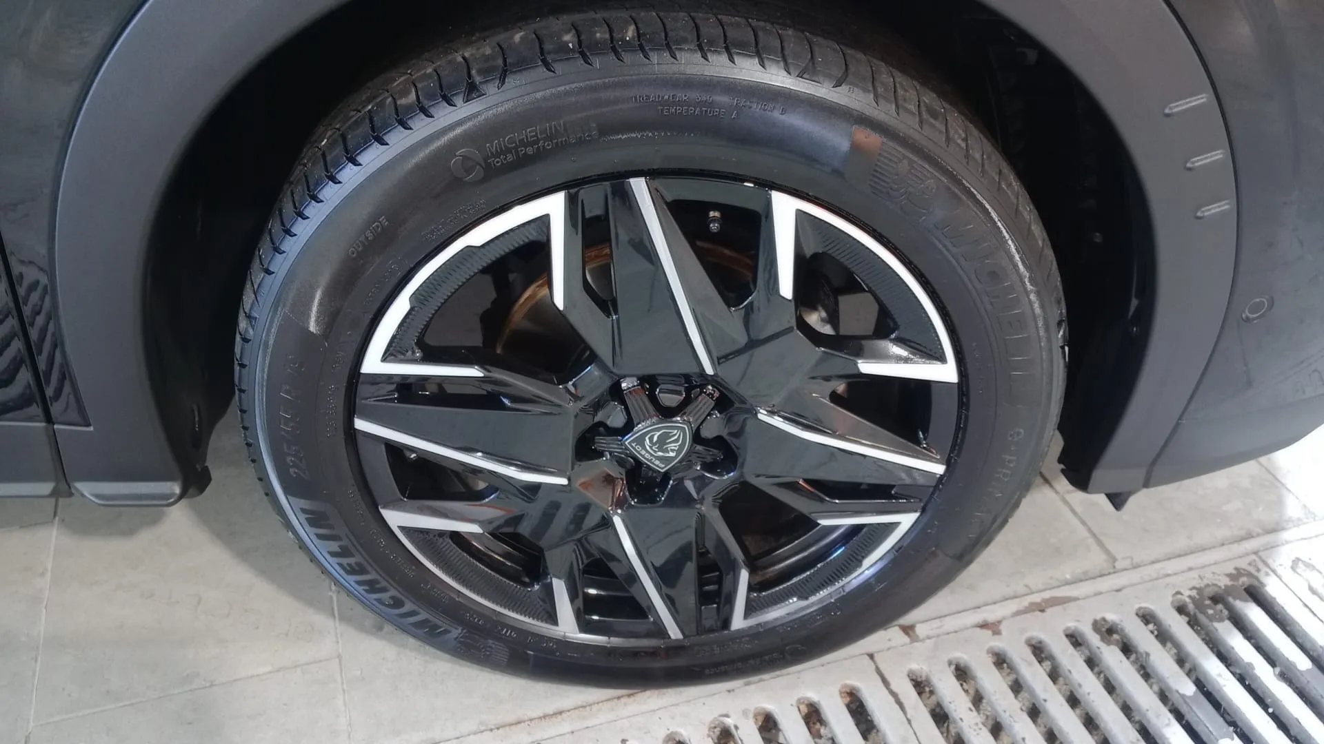 Peugeot 3008 1.2 Allure eDCS6 - foto 17