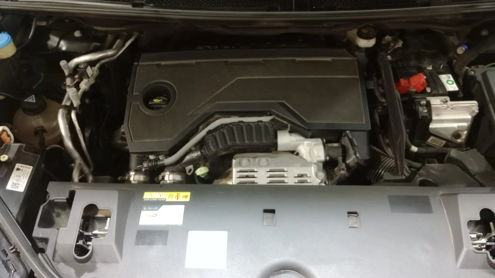 Peugeot 3008 1.2 Allure eDCS6 - foto 14