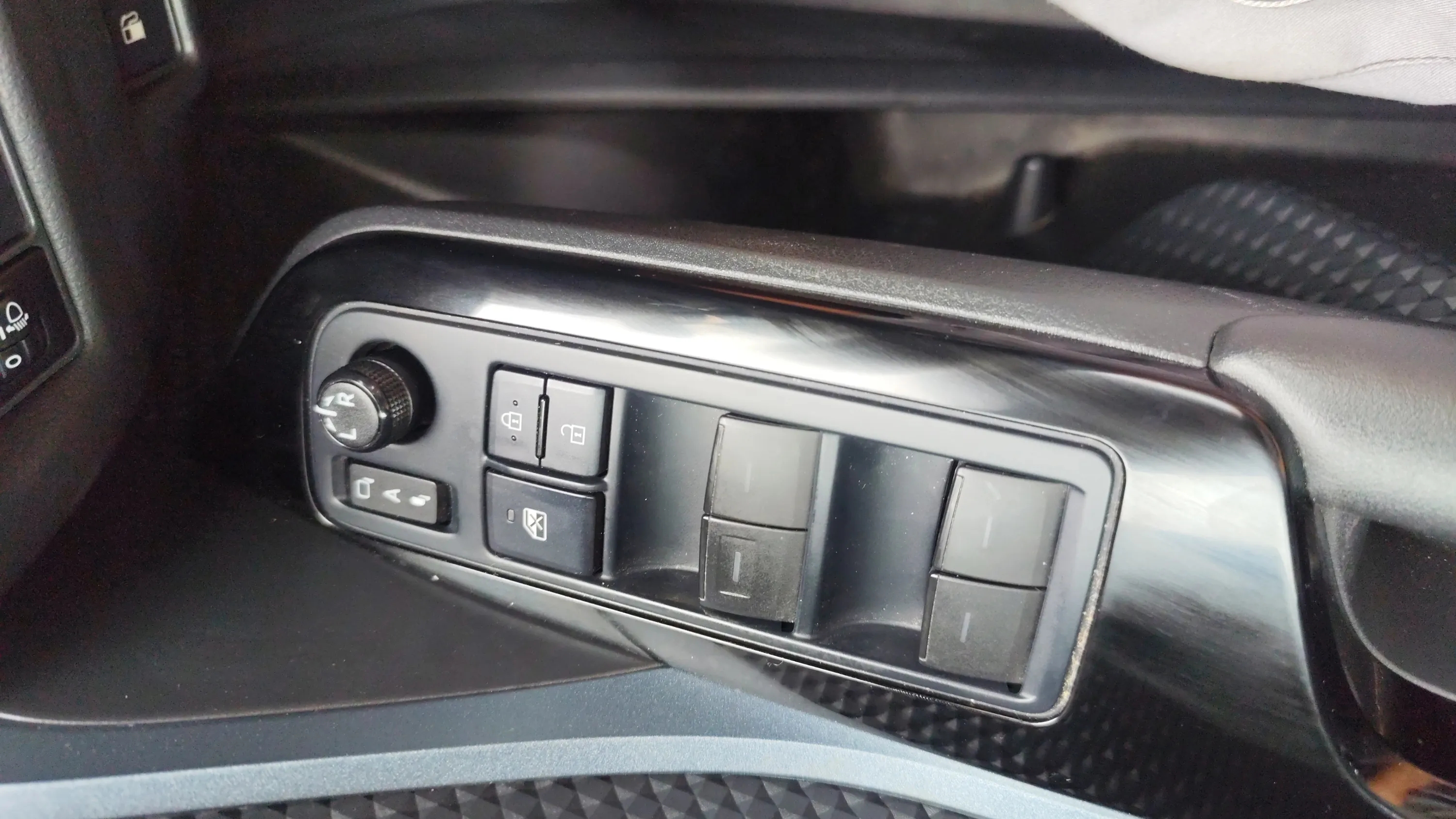 Toyota C-HR Hibrido - foto 19