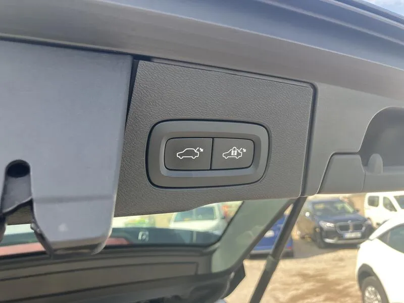 Volvo XC60 2.0 B4 D Core - foto 19