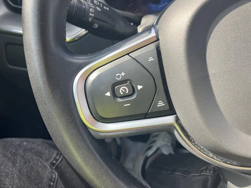 Volvo XC60 2.0 B4 D Core - foto 31