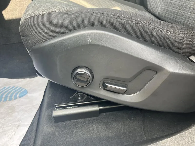 Volvo XC60 2.0 B4 D Core - foto 28
