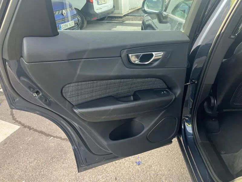 Volvo XC60 2.0 B4 D Core - foto 22