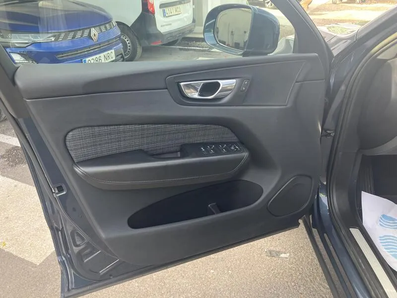 Volvo XC60 2.0 B4 D Core - foto 26