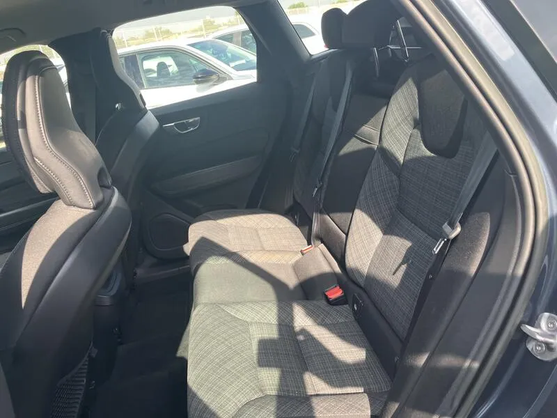 Volvo XC60 2.0 B4 D Core - foto 23
