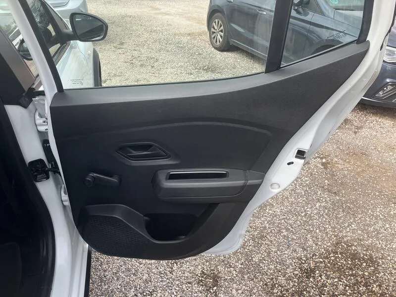 Dacia Sandero Stepway Essential 1.0 TCe - foto 18