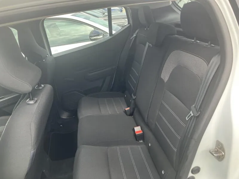 Dacia Sandero Stepway Essential 1.0 TCe - foto 24