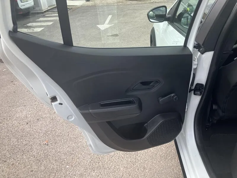 Dacia Sandero Stepway Essential 1.0 TCe - foto 23
