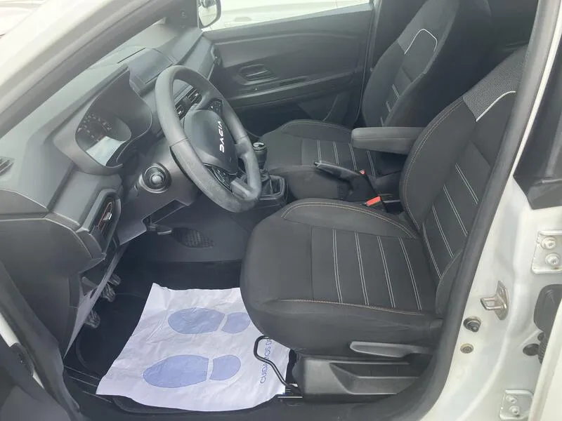 Dacia Sandero Stepway Essential 1.0 TCe - foto 27