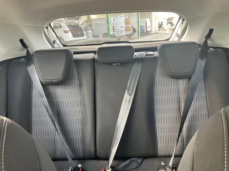 Opel Corsa 1.2 XEL Edition - foto 37