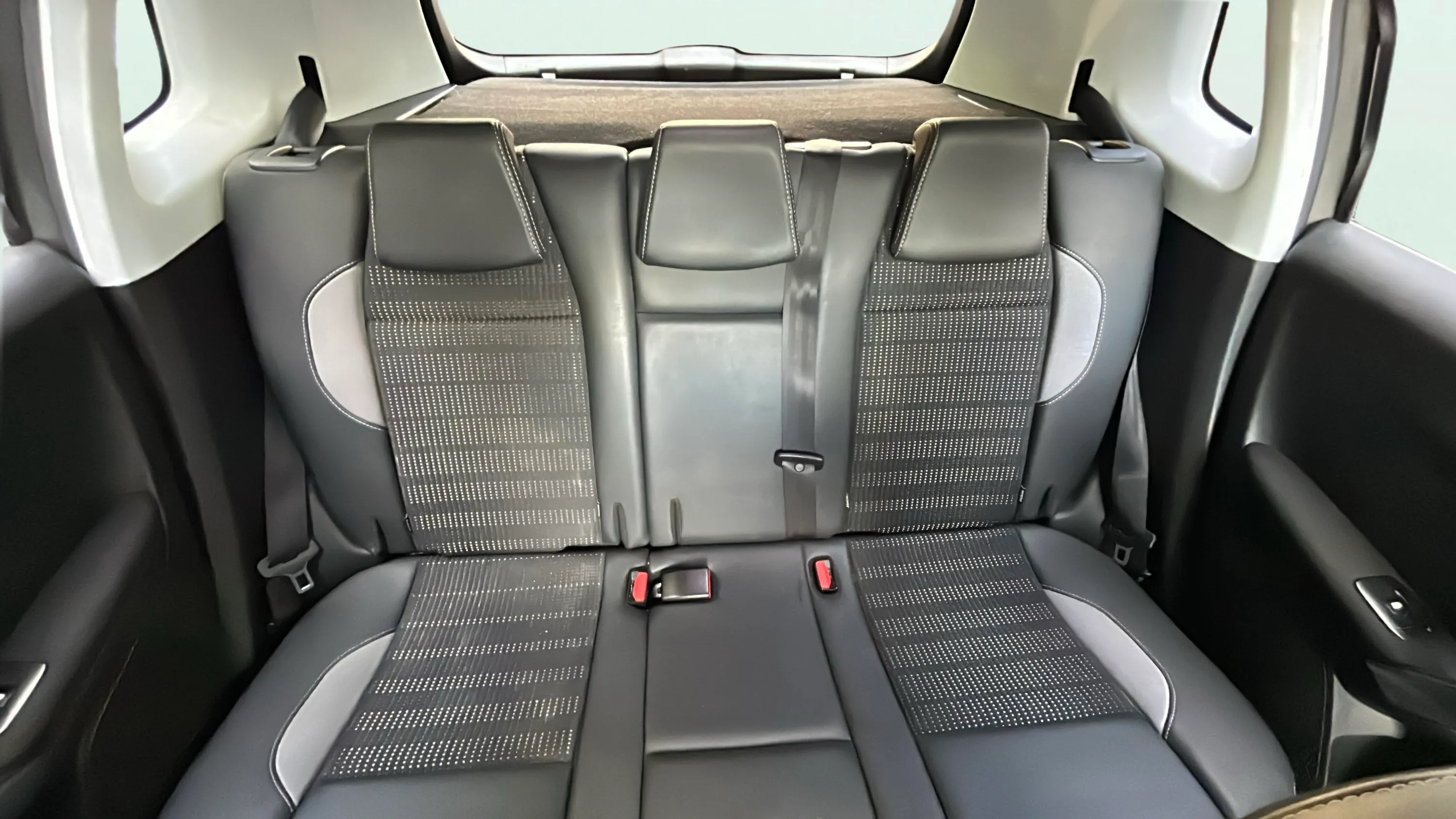 Peugeot 2008 Allure BlueHDi - foto 15