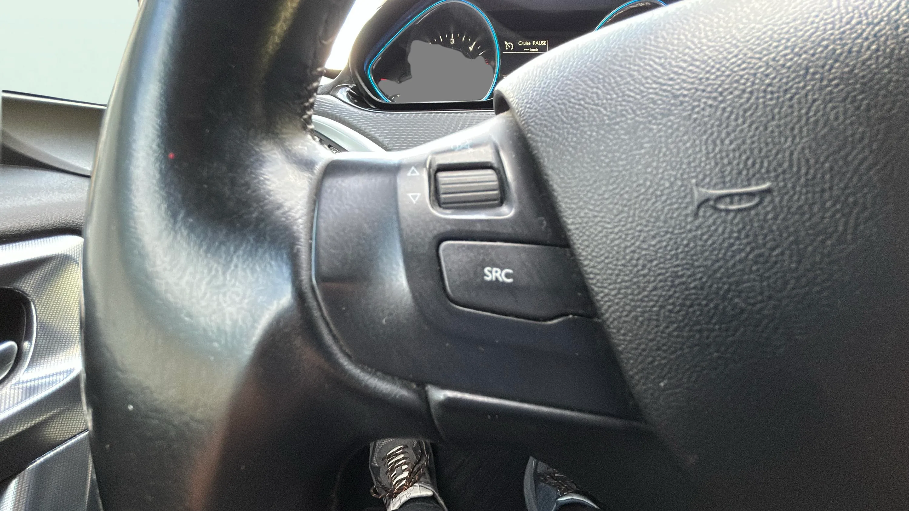 Peugeot 2008 Allure BlueHDi - foto 19