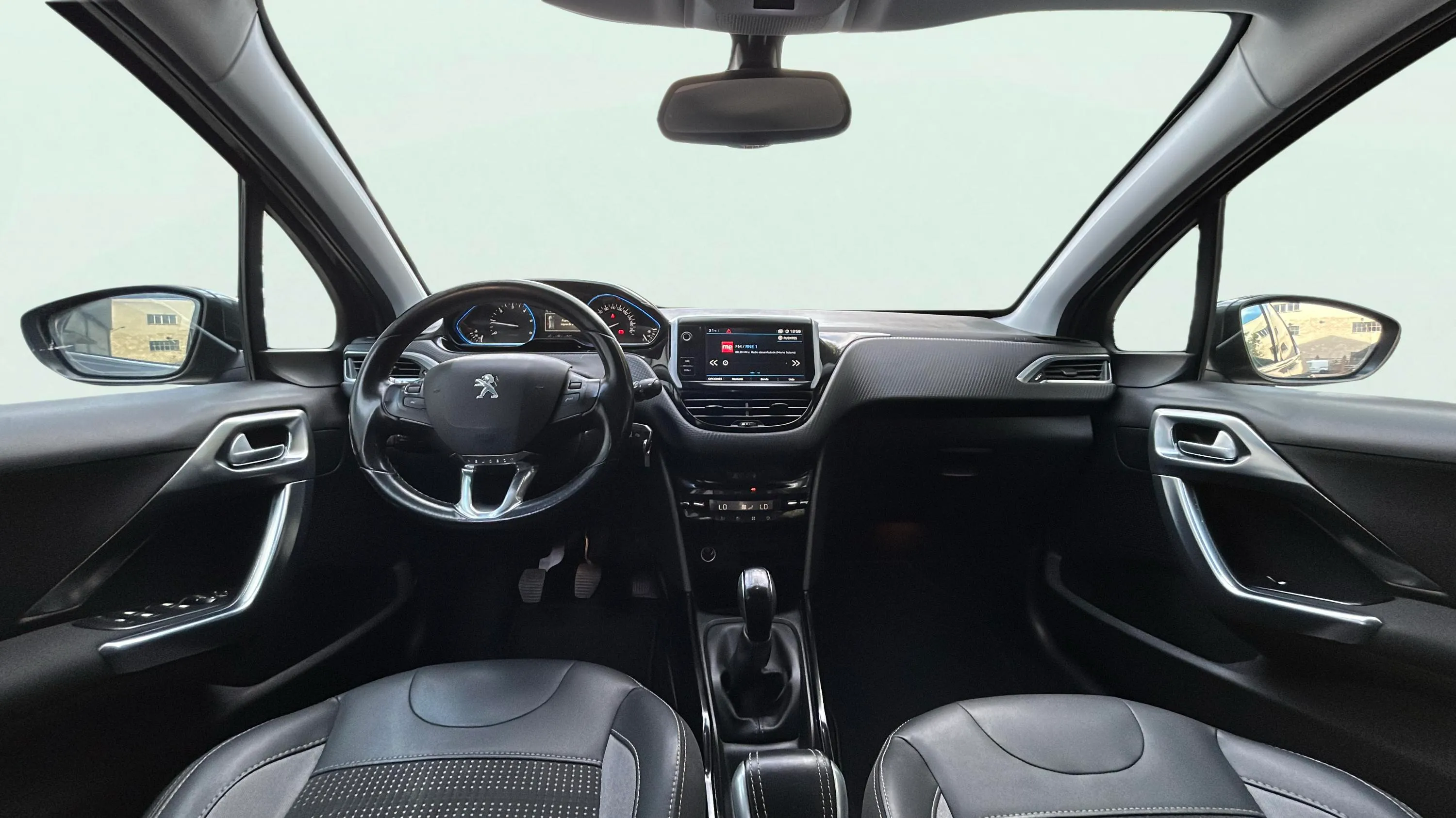 Peugeot 2008 Allure BlueHDi - foto 9