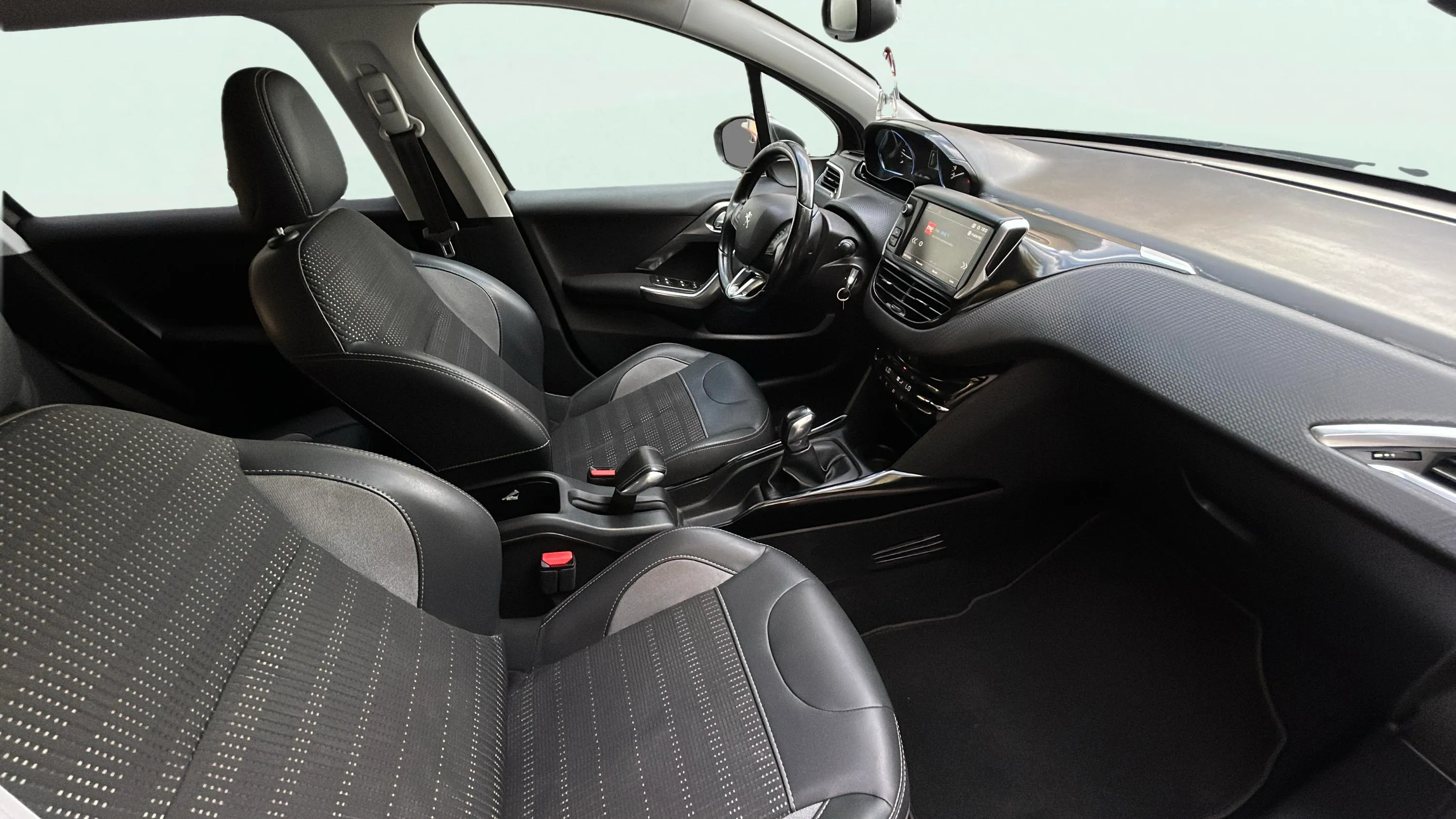 Peugeot 2008 Allure BlueHDi - foto 14