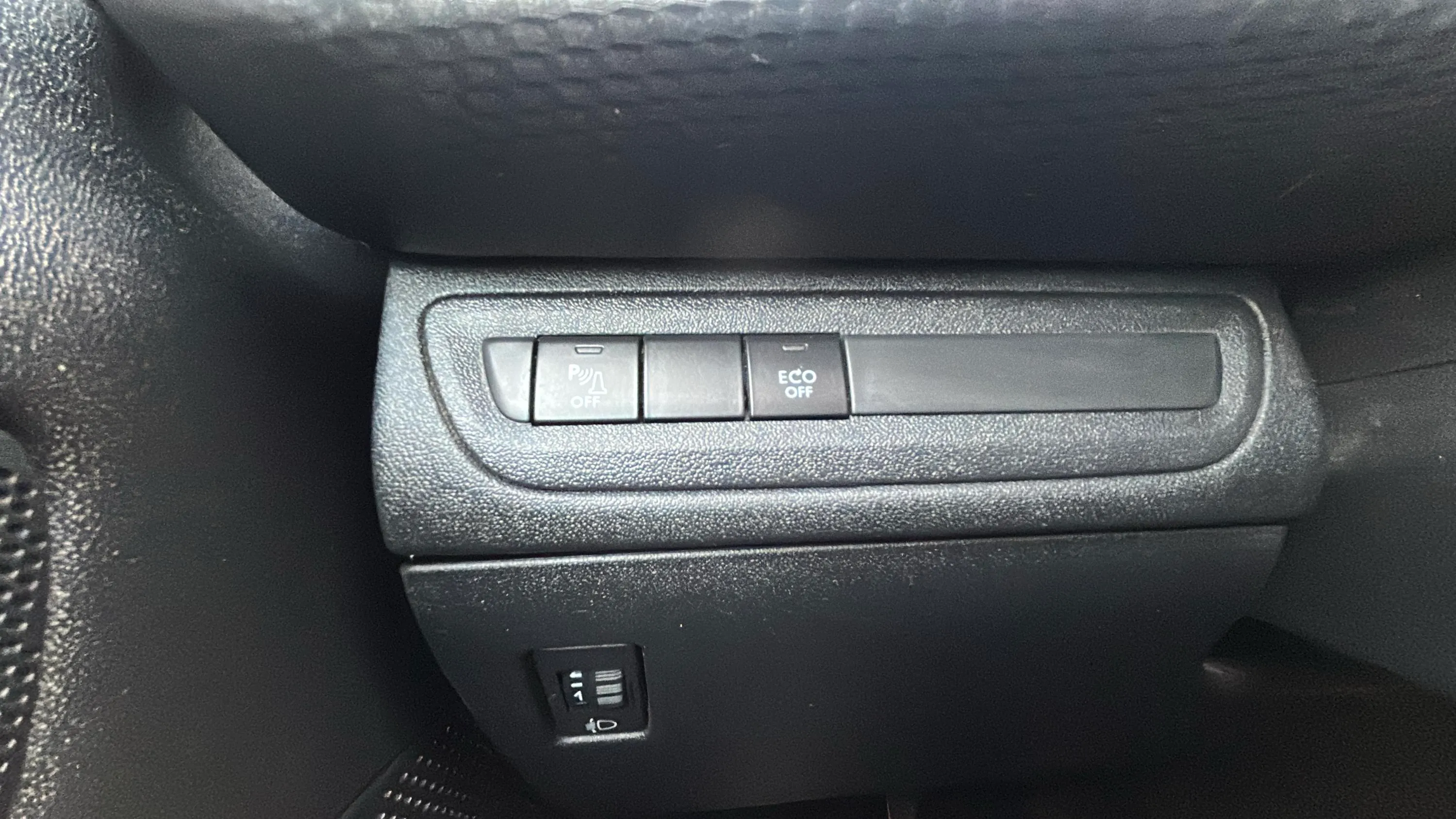 Peugeot 2008 Allure BlueHDi - foto 18