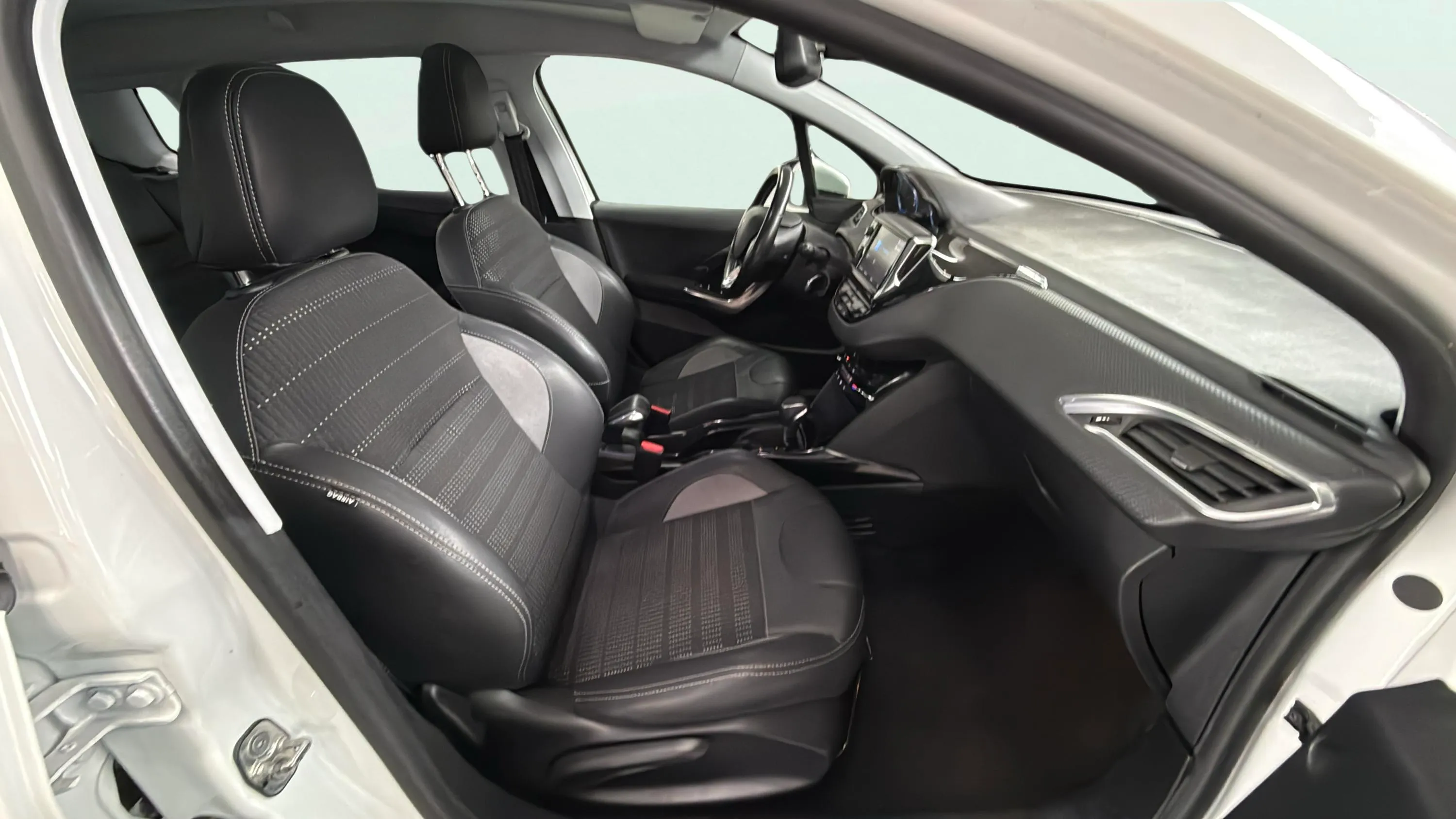 Peugeot 2008 Allure 1.2 PureTech - foto 9