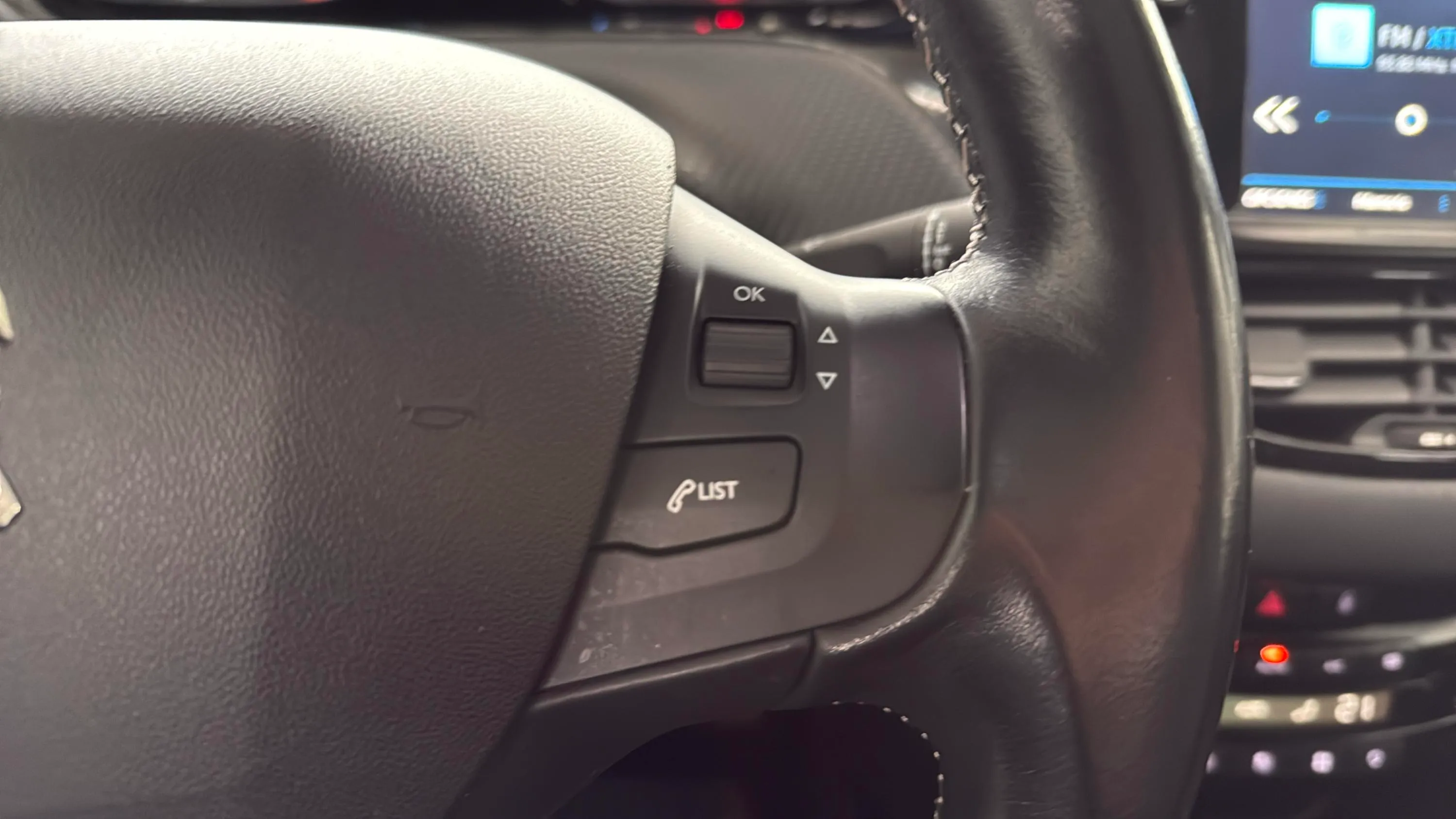 Peugeot 2008 Allure 1.2 PureTech - foto 16