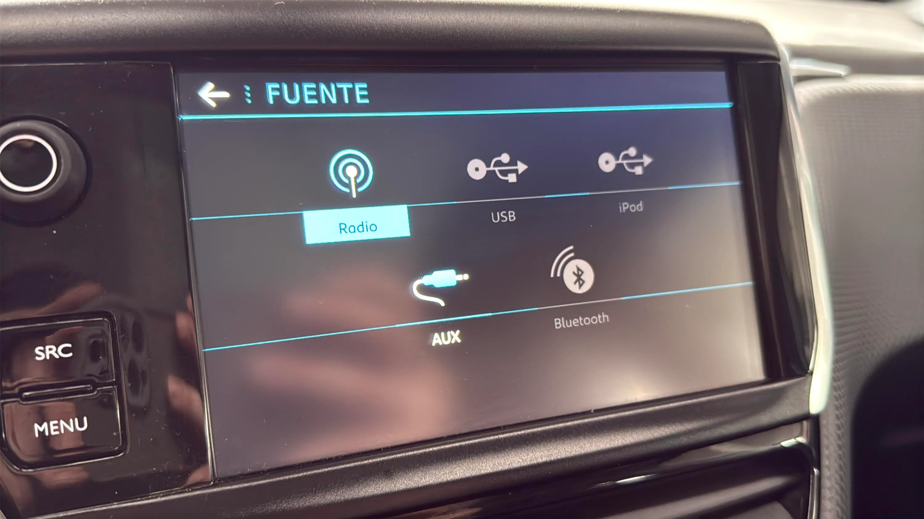 Peugeot 2008 Allure 1.2 PureTech - foto 24
