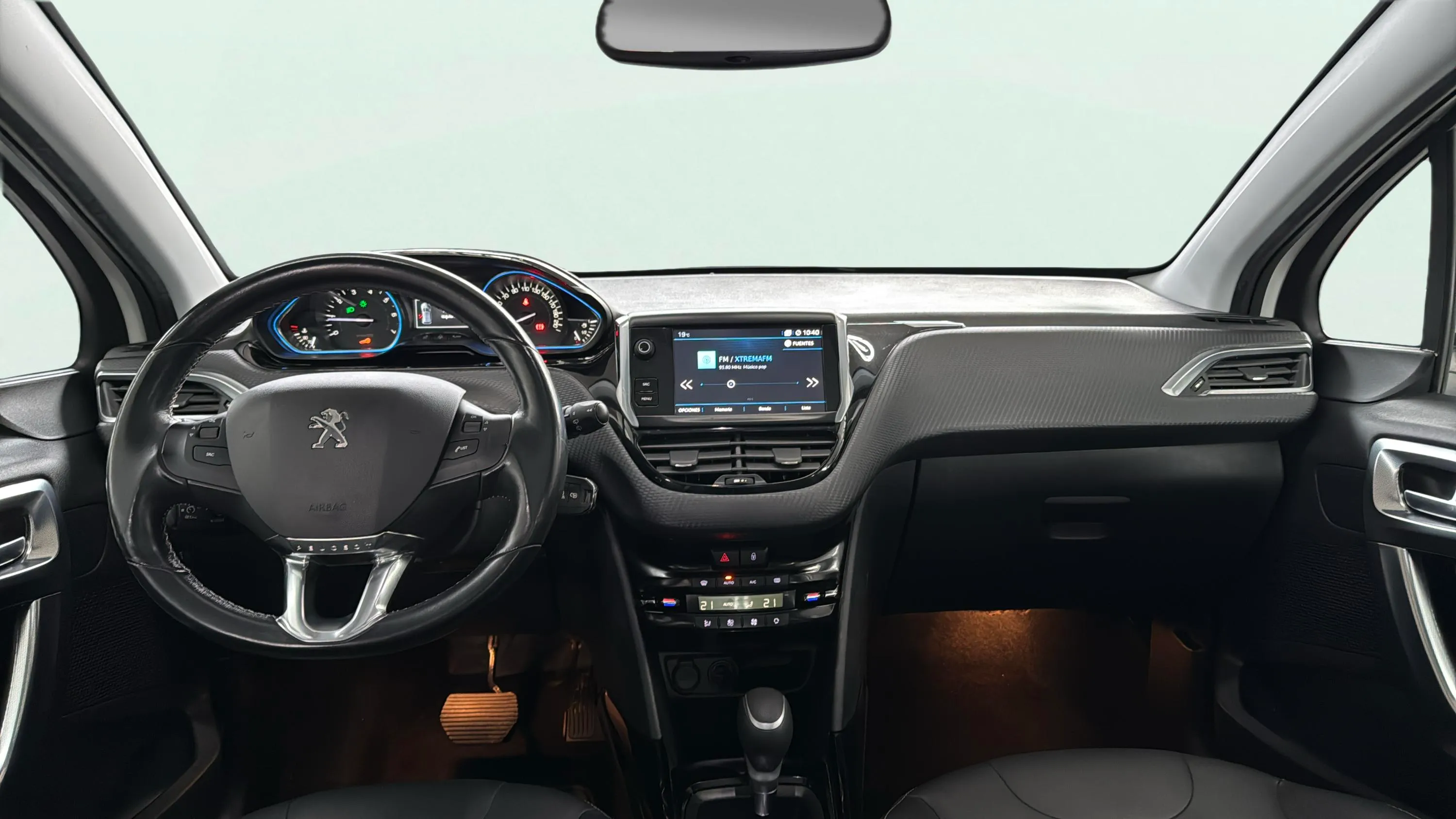 Peugeot 2008 Allure 1.2 PureTech - foto 11