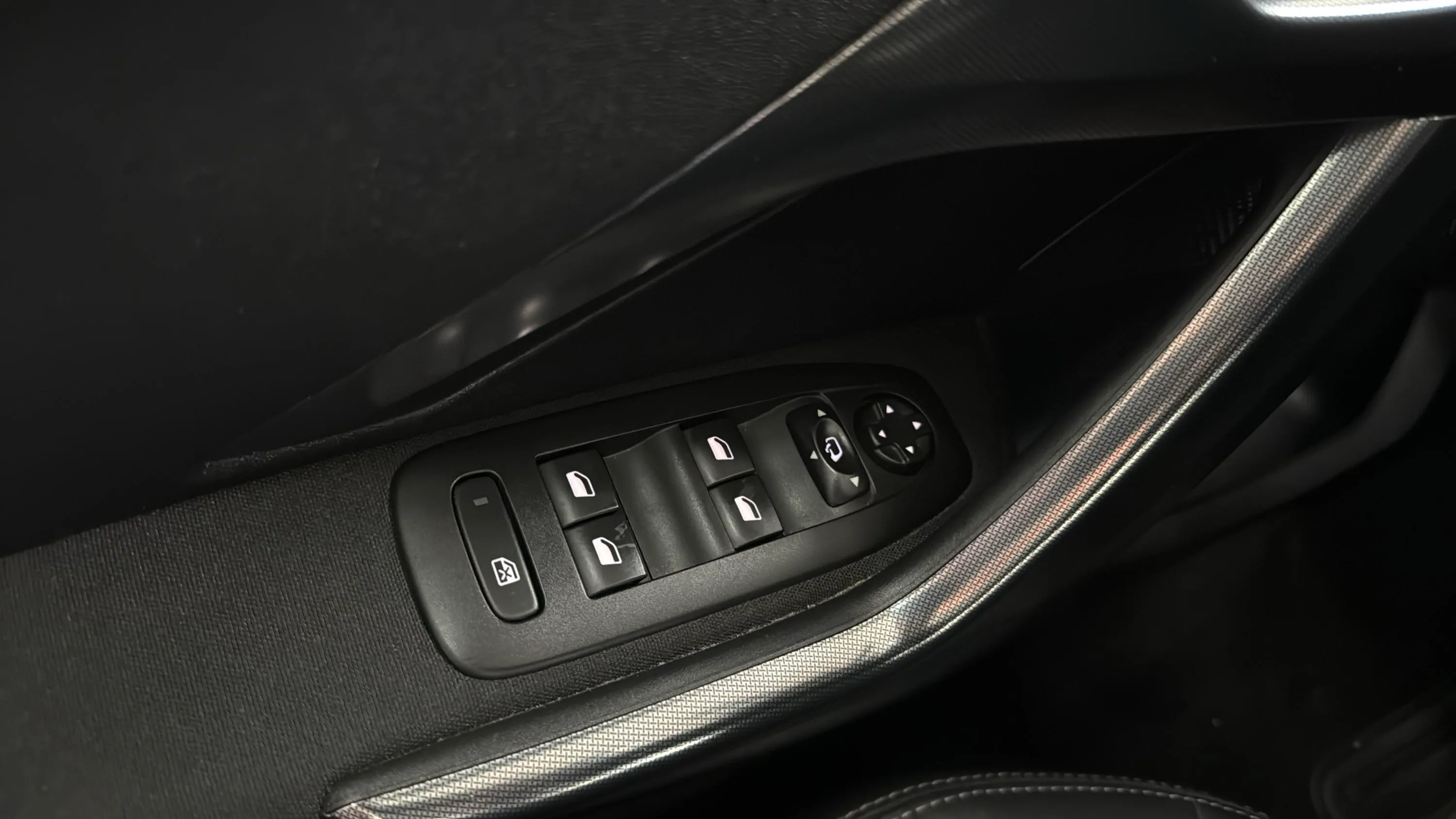 Peugeot 2008 Allure 1.2 PureTech - foto 23