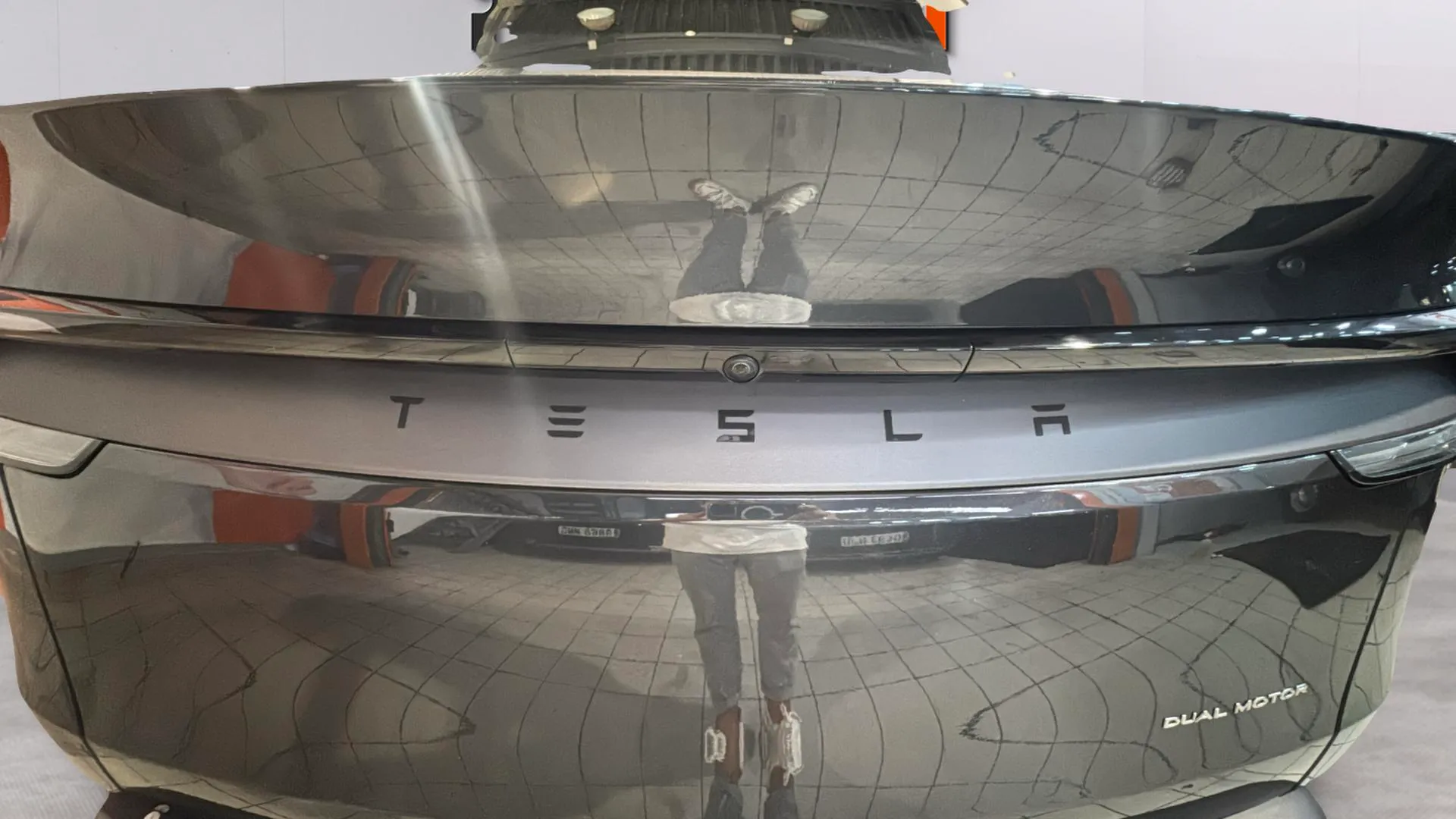 Tesla Model Y Gran autonomía con tracción integral - foto 11