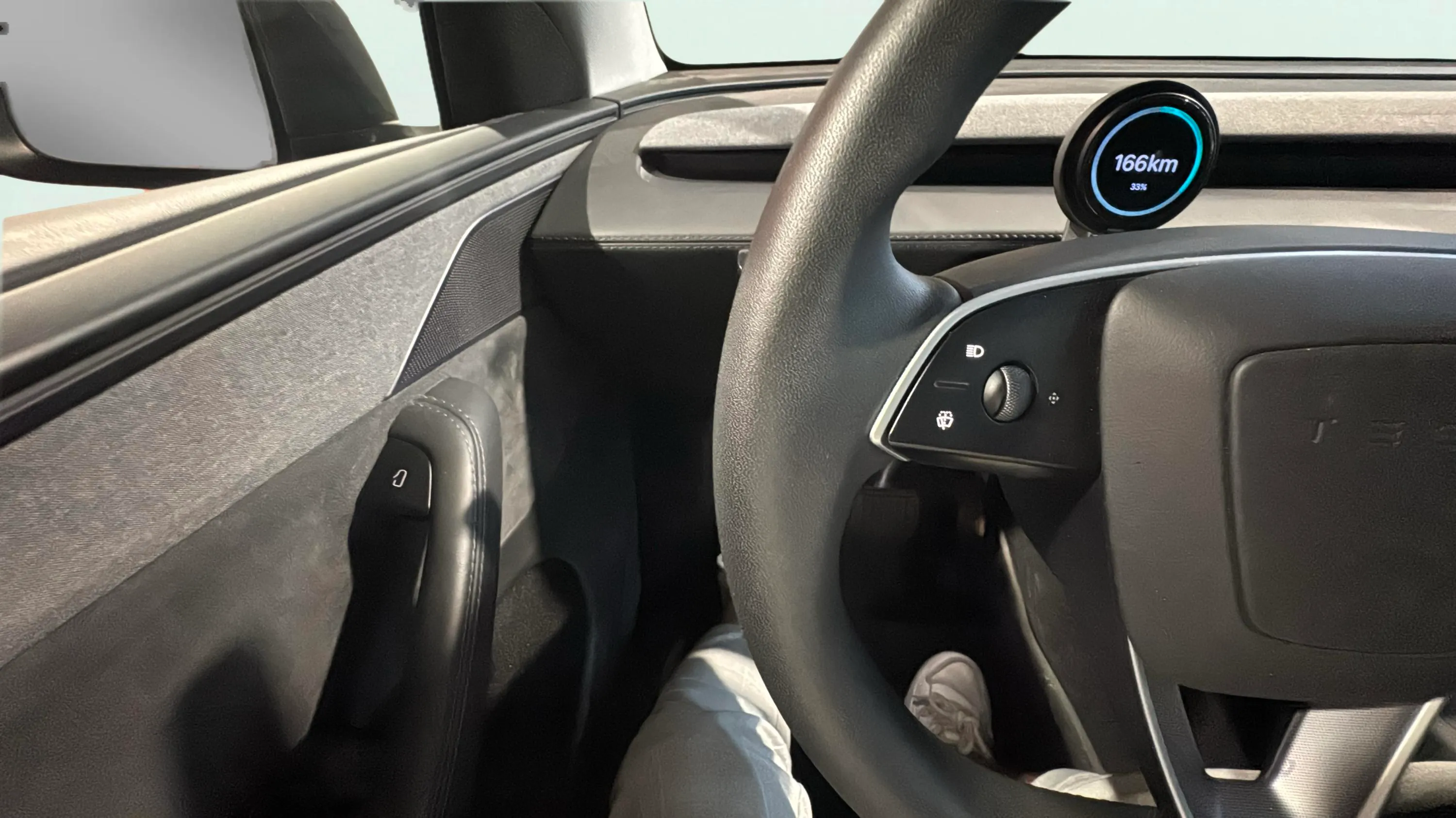 Tesla Model Y Gran autonomía con tracción integral - foto 18