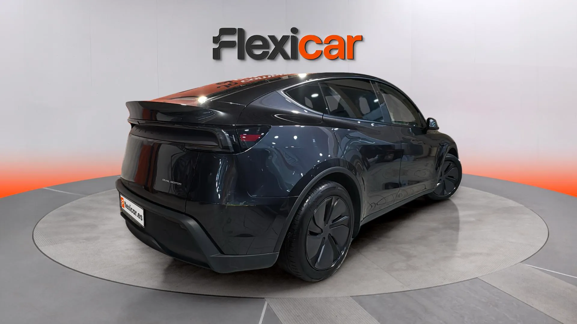 Tesla Model Y Gran autonomía con tracción integral - foto 7