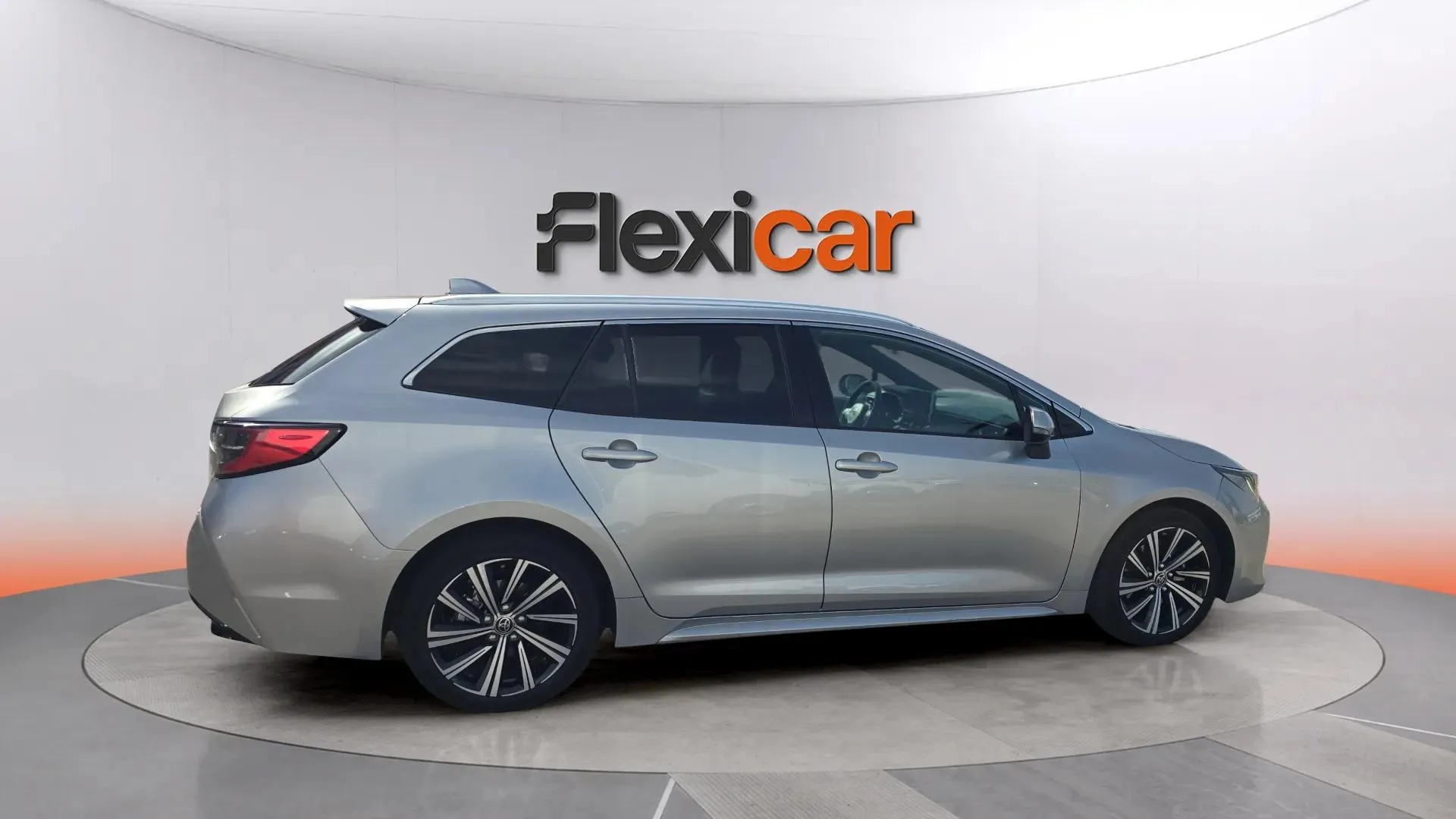 Toyota Corolla 2.0 180H Style E-CVT Touring Sport - foto 7