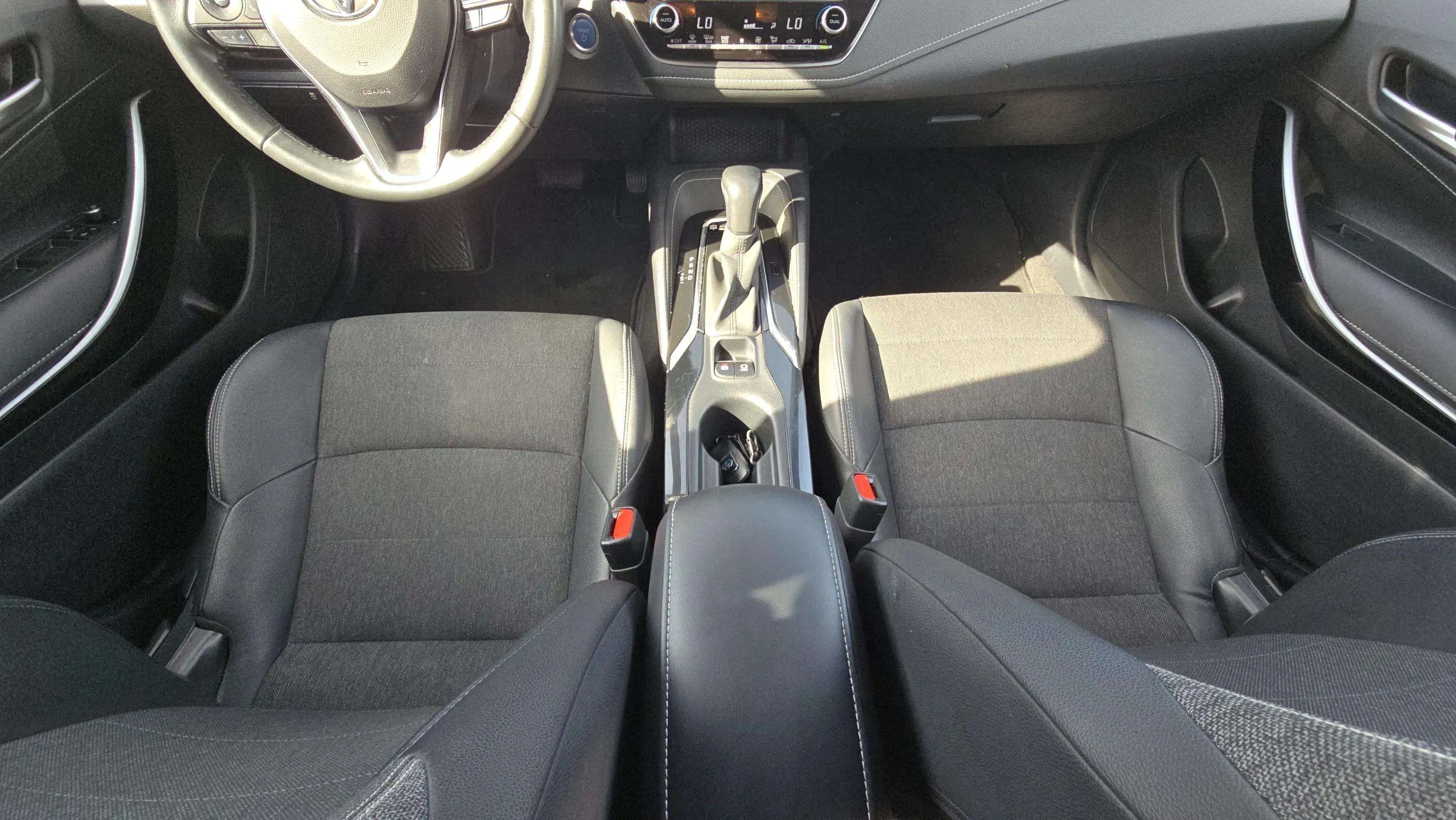 Toyota Corolla 2.0 180H Style E-CVT Touring Sport - foto 25