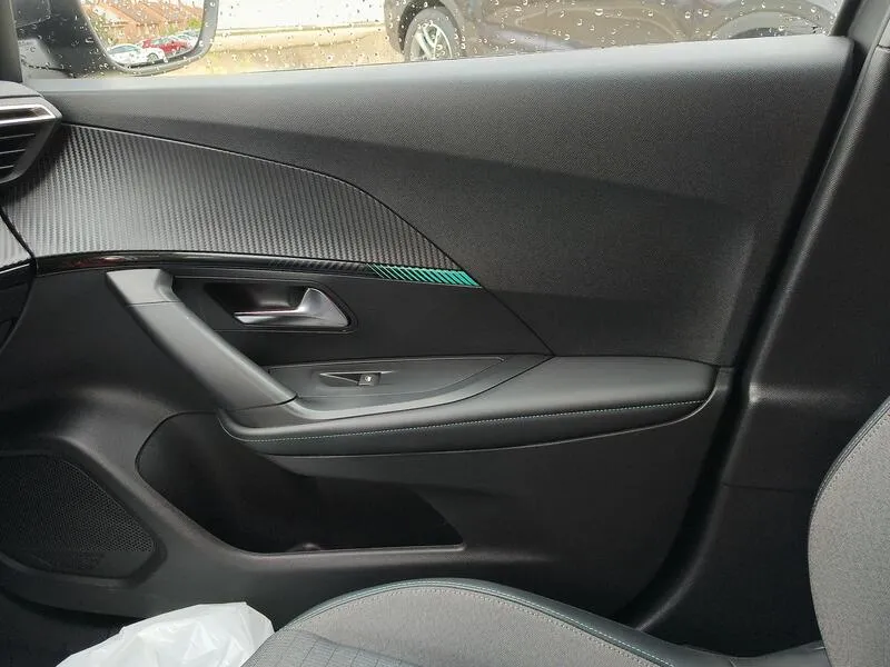 Peugeot 2008 Allure Pack 1.5 HDi MT6 E6d - foto 22