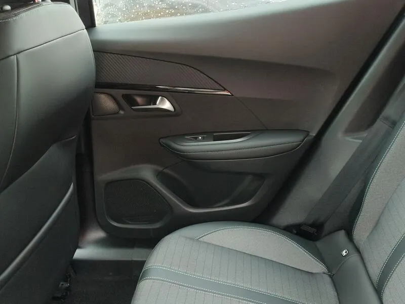 Peugeot 2008 Allure Pack 1.5 HDi MT6 E6d - foto 34