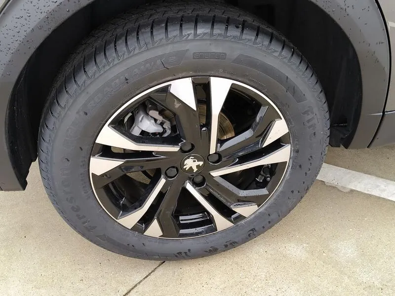 Peugeot 2008 Allure Pack 1.5 HDi MT6 E6d - foto 42